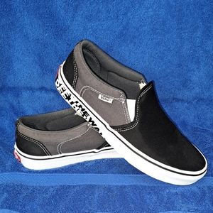 Van's 500714 slip on shoes